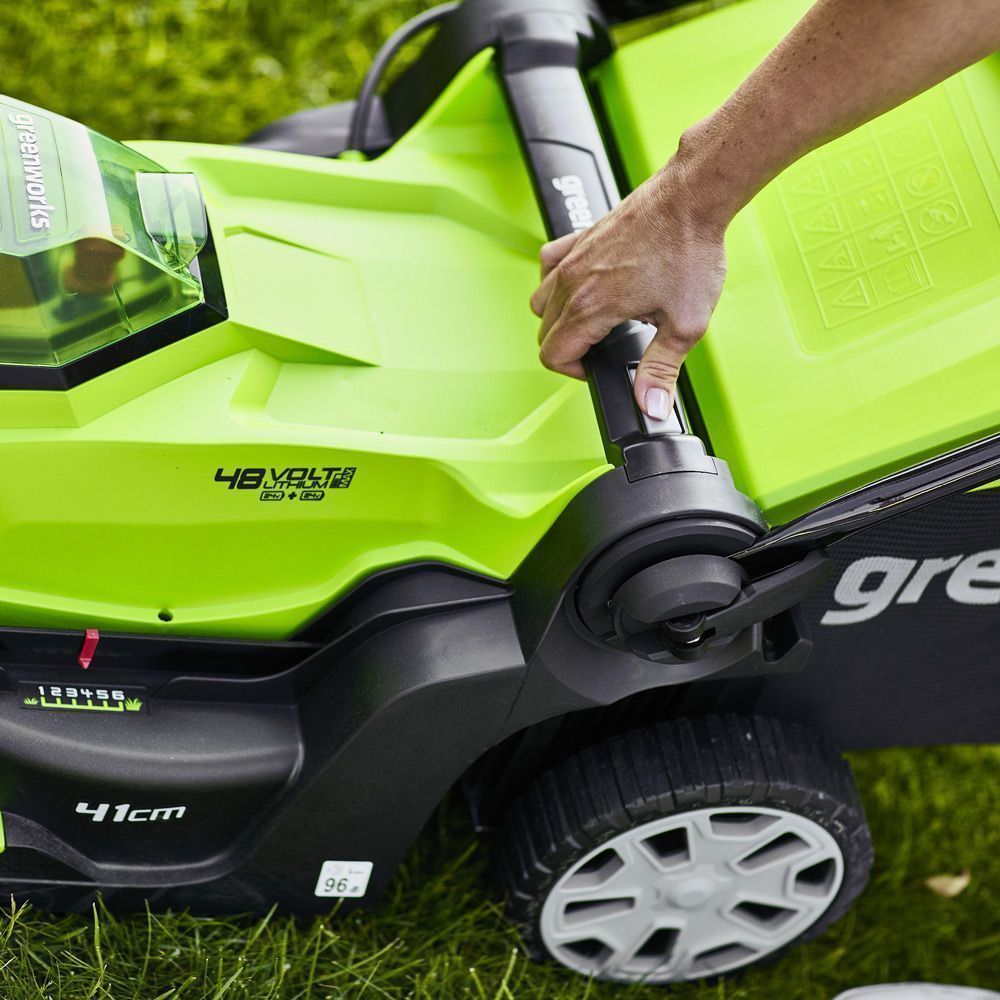 Greenworks 48V 41cm Cordless Lawnmower & 2x 2Ah Batteries