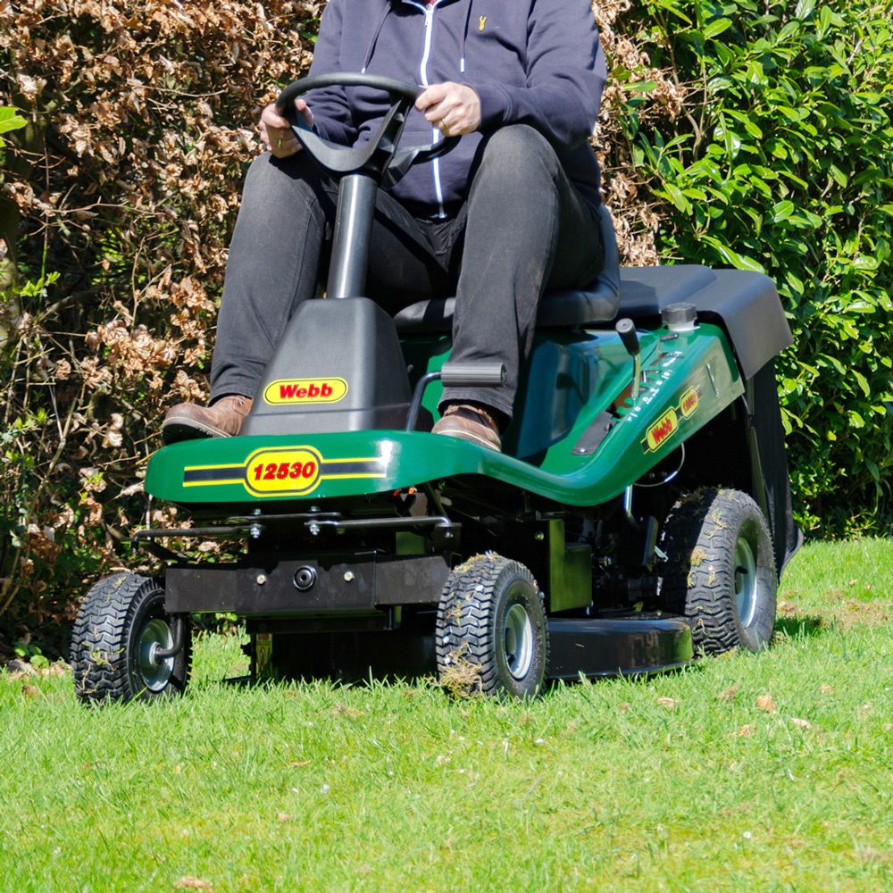 Webb 76cm Ride-On Lawnmower with Collector